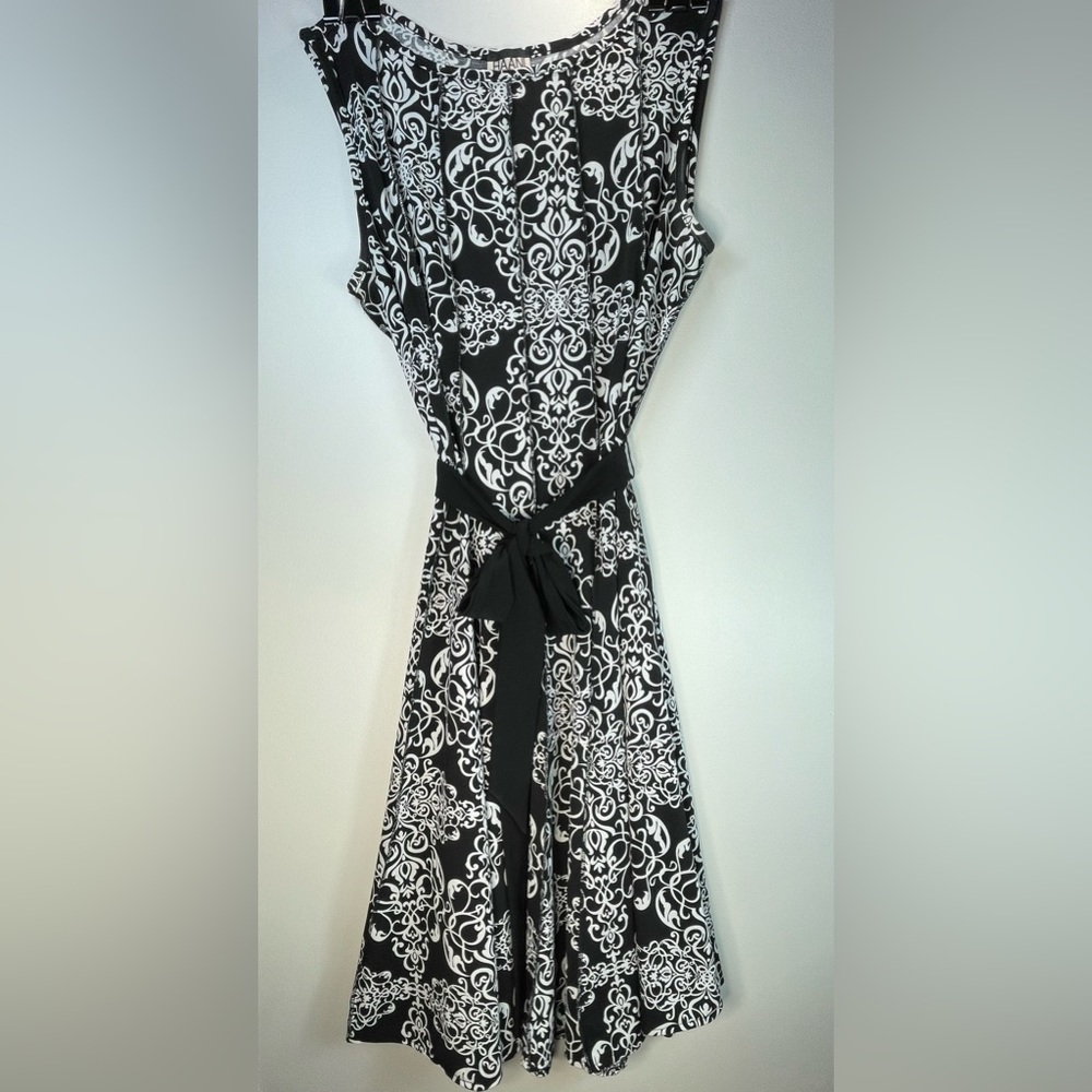 Beautiful Black and White Haani Sleeveless Dress | Petite Large